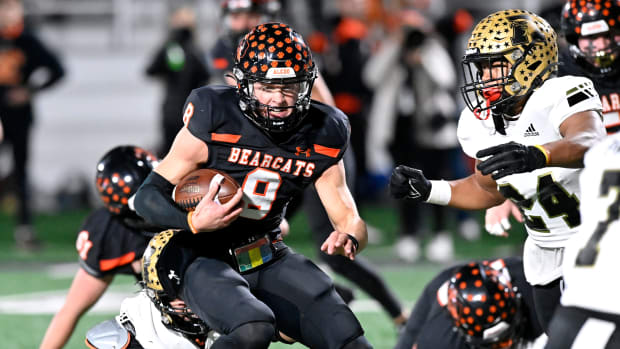 Aledo quarterback Hauss Hejny scrambles with the ball against Abilene High during Friday s Region I-5A Div. I final in Stephenville Dec. 1, 2023. 